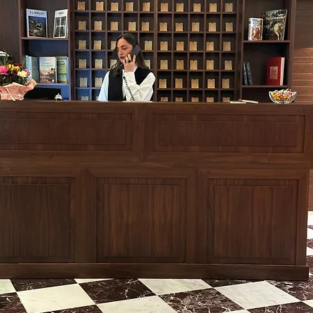 Palazzo Roma- Luxury Leading 4* 地拉那