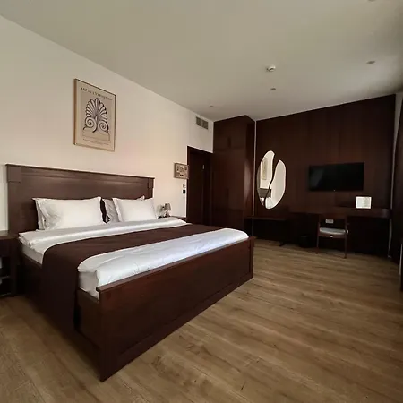 Palazzo Roma- Luxury Leading 地拉那