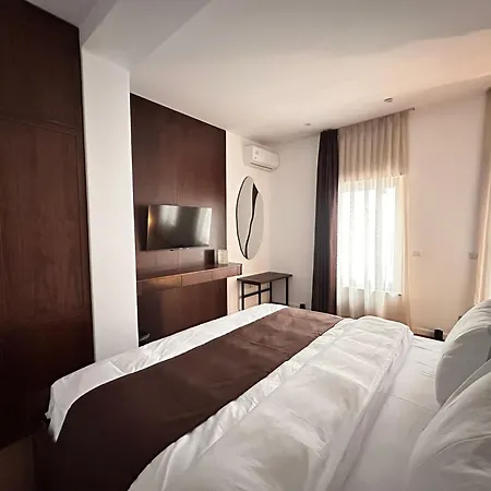 Palazzo Roma- Luxury Leading 4* 地拉那