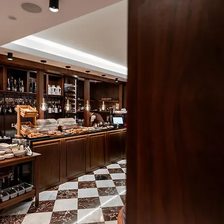 Otel Palazzo Roma- Luxury Leading 4*