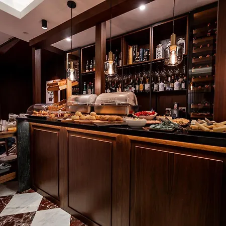 Palazzo Roma- Luxury Leading 4*