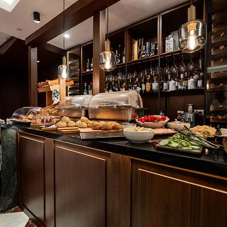 Palazzo Roma- Luxury Leading