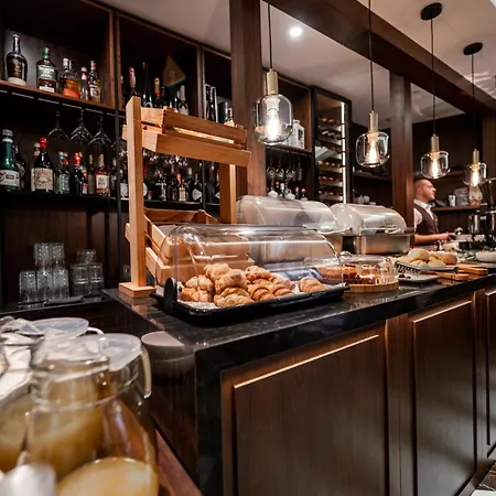 Palazzo Roma- Luxury Leading Otel