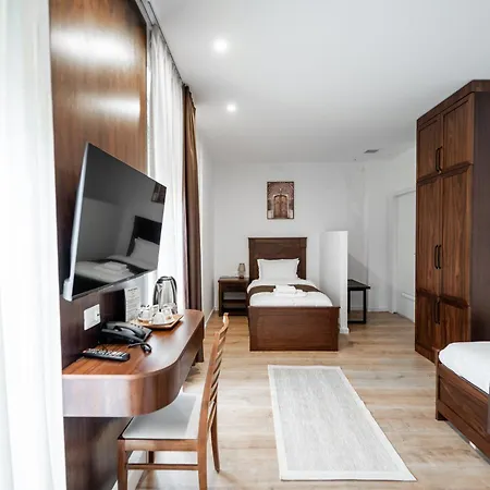 Palazzo Roma- Luxury Leading 4* Tiran