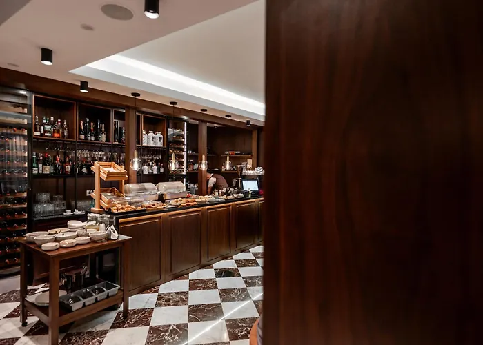 Otel Palazzo Roma- Luxury Leading 4*